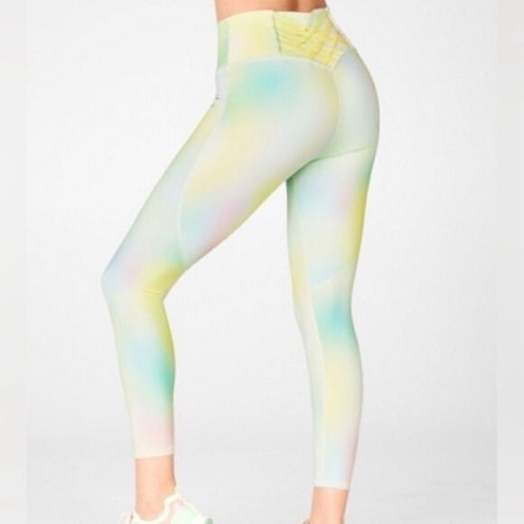 Fabletics Boost 7/8 Legging Blur Lemon Creme NEW FLAWS - Picture 1 of 13